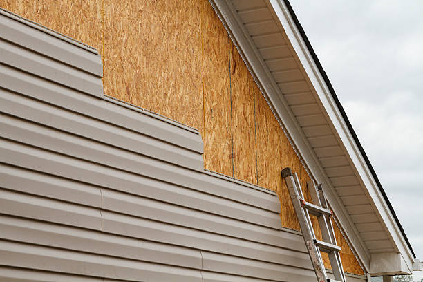 Professional Siding Repair technician working in Dayton, OH